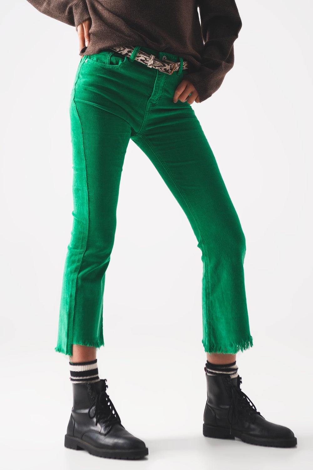 Pantalon évasé en velours côtelé vert foncé