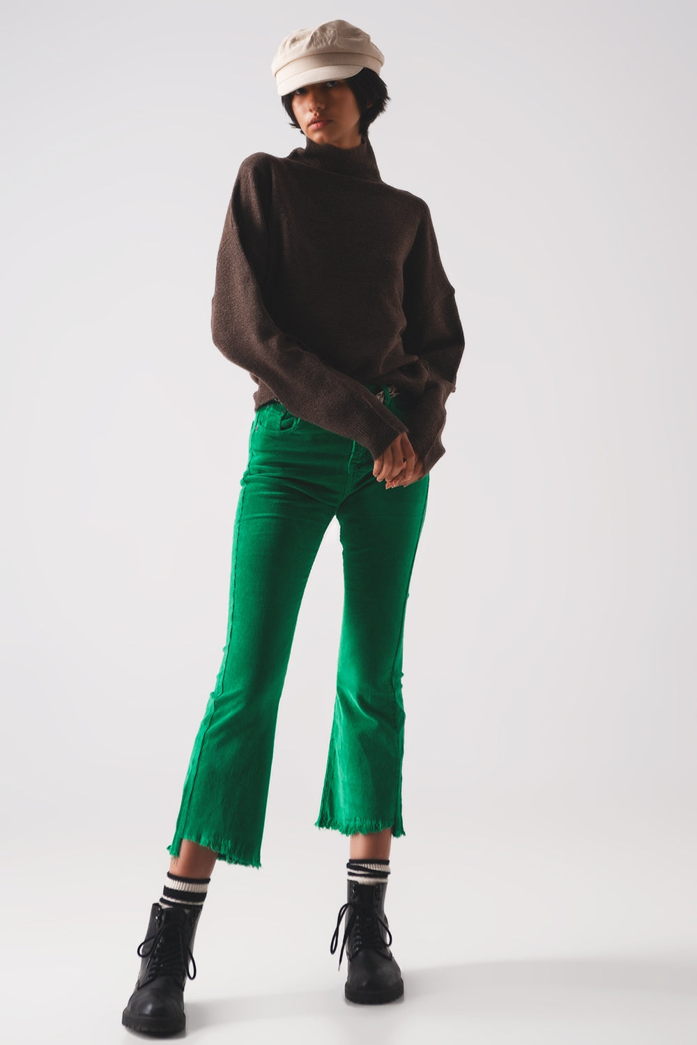Pantalon évasé en velours côtelé vert foncé
