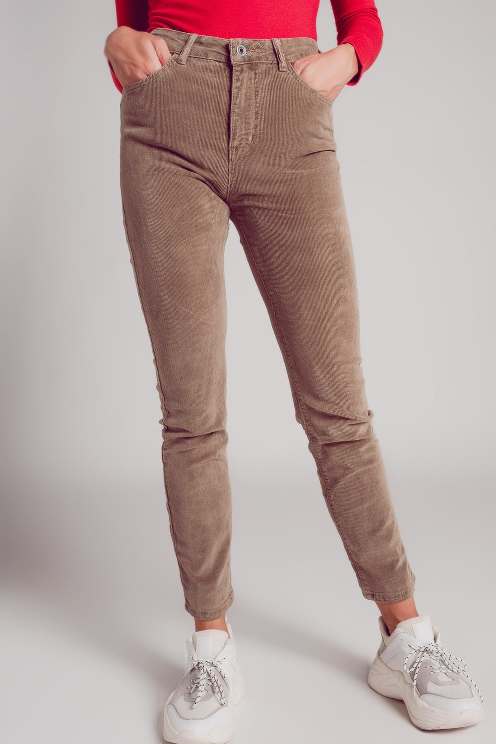 Pantalon ajusté en velours de coton côtelé beige