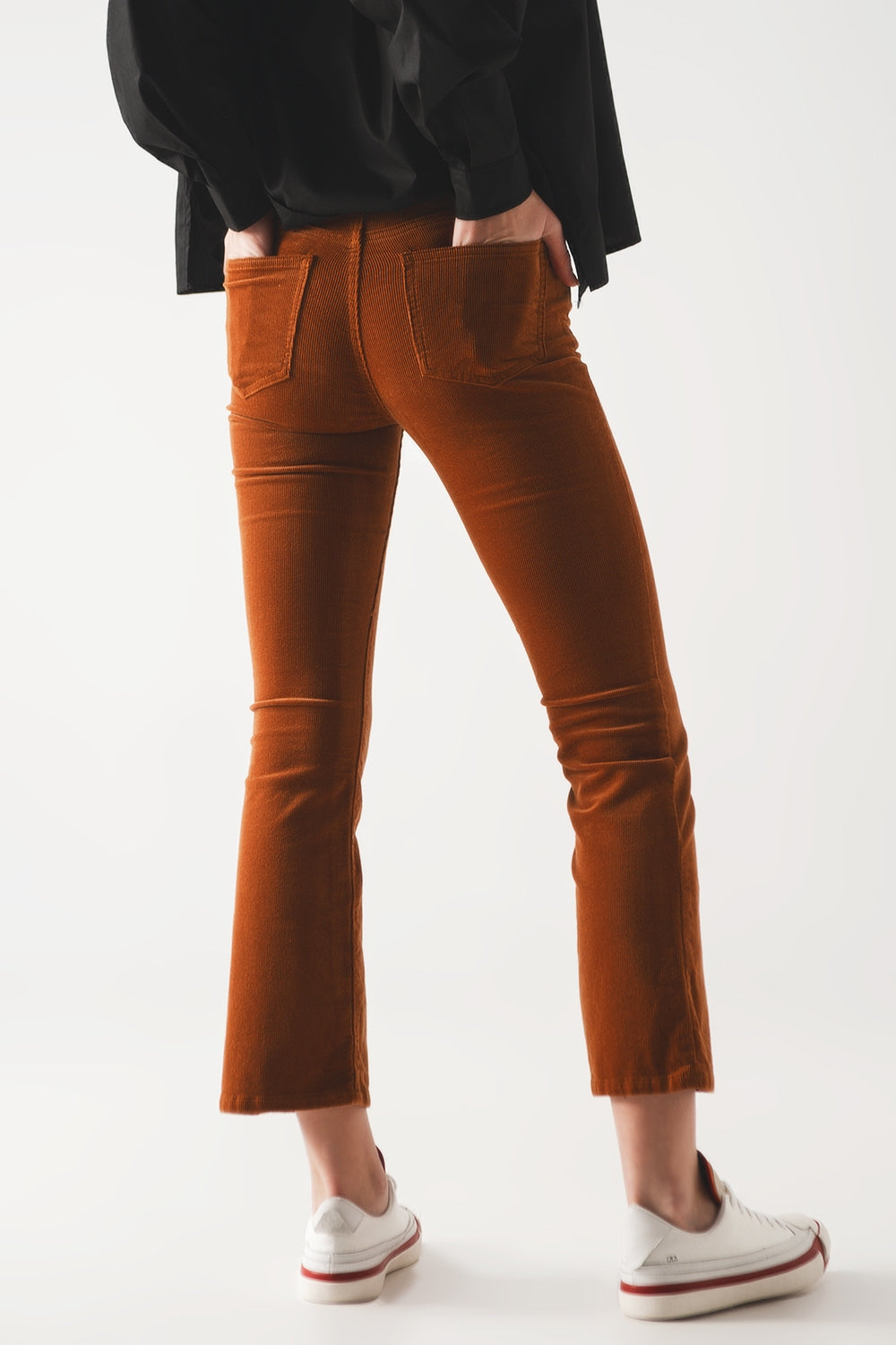 Pantalon évasé en velours côtelé camel