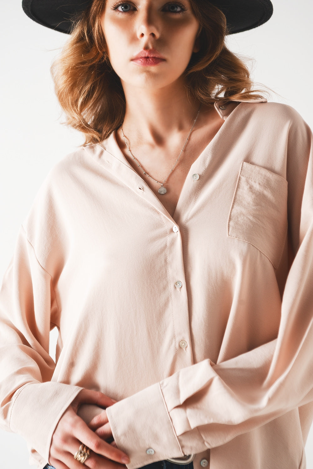 Chemise oversize à poche en beige