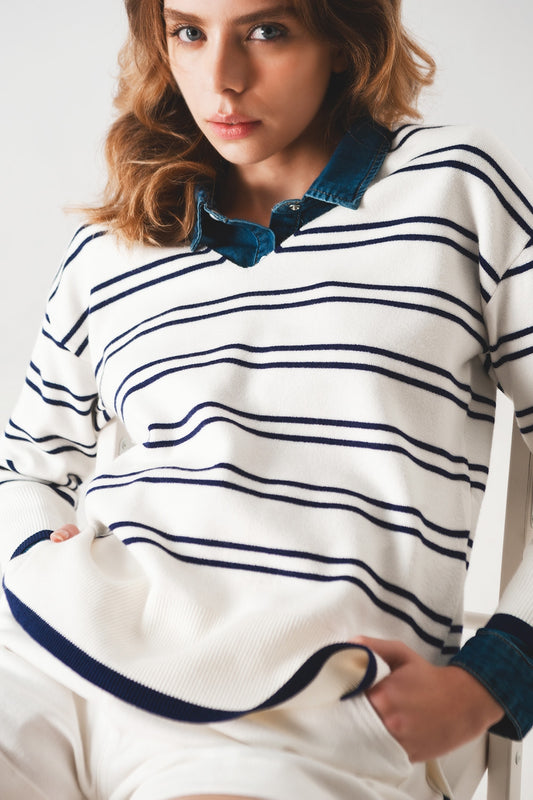Pull blanc à rayures marines