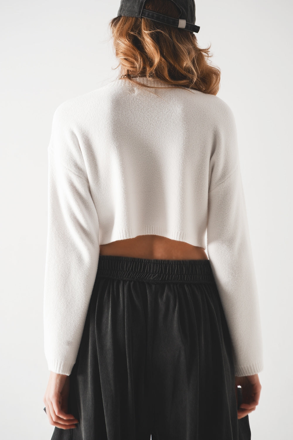 Pull court en maille duveteuse creme