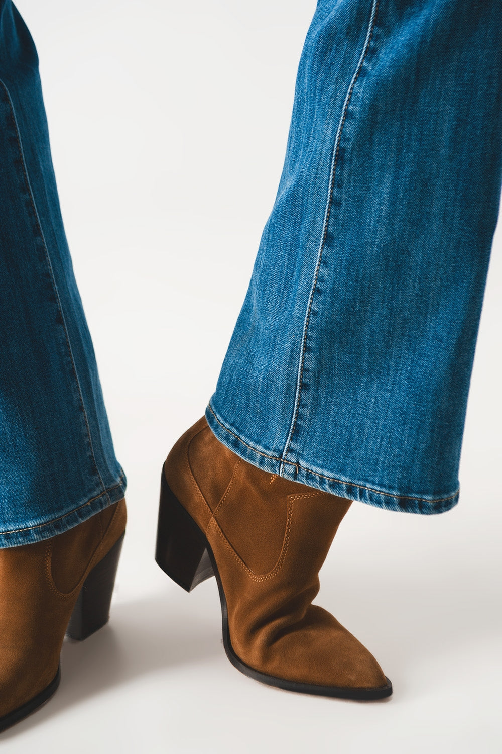 Jean bootcut évasé à taille haute