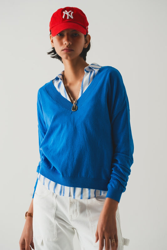 Pull col V en maille fine bleu