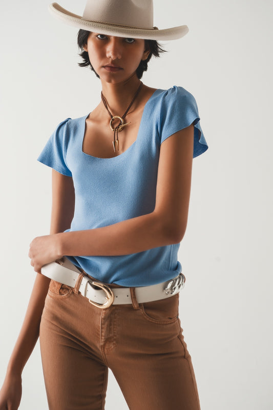 Pull à encolure carrée avec manches bouffantes bleu