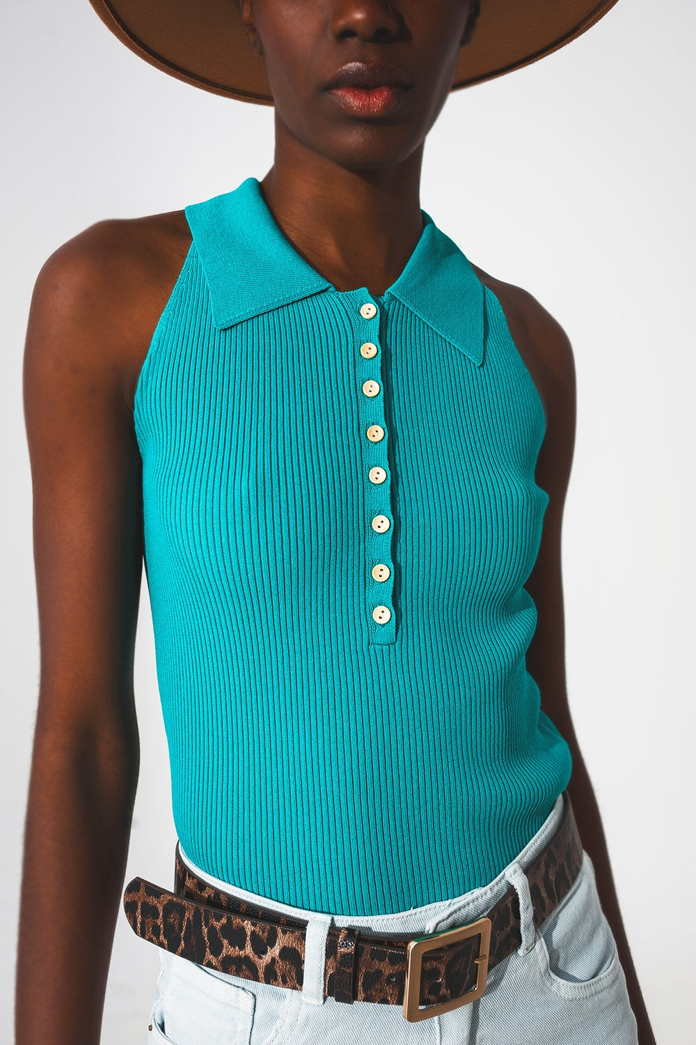 Top en maille côtelée à col polo en turquoise