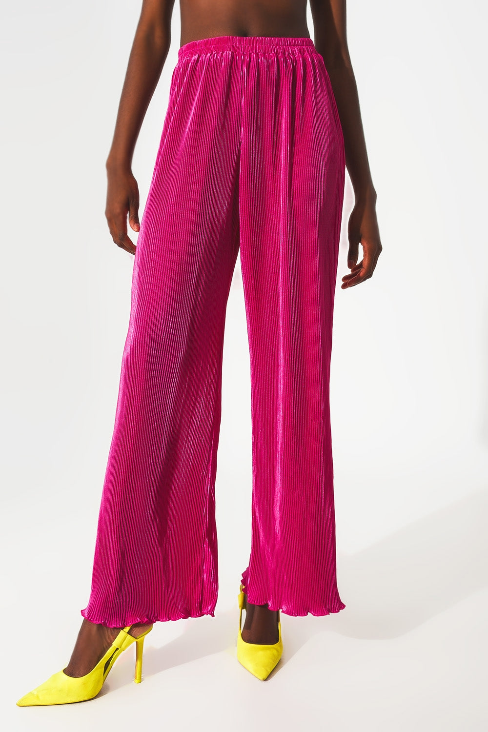Pantalon large plissé en satin fuchsia
