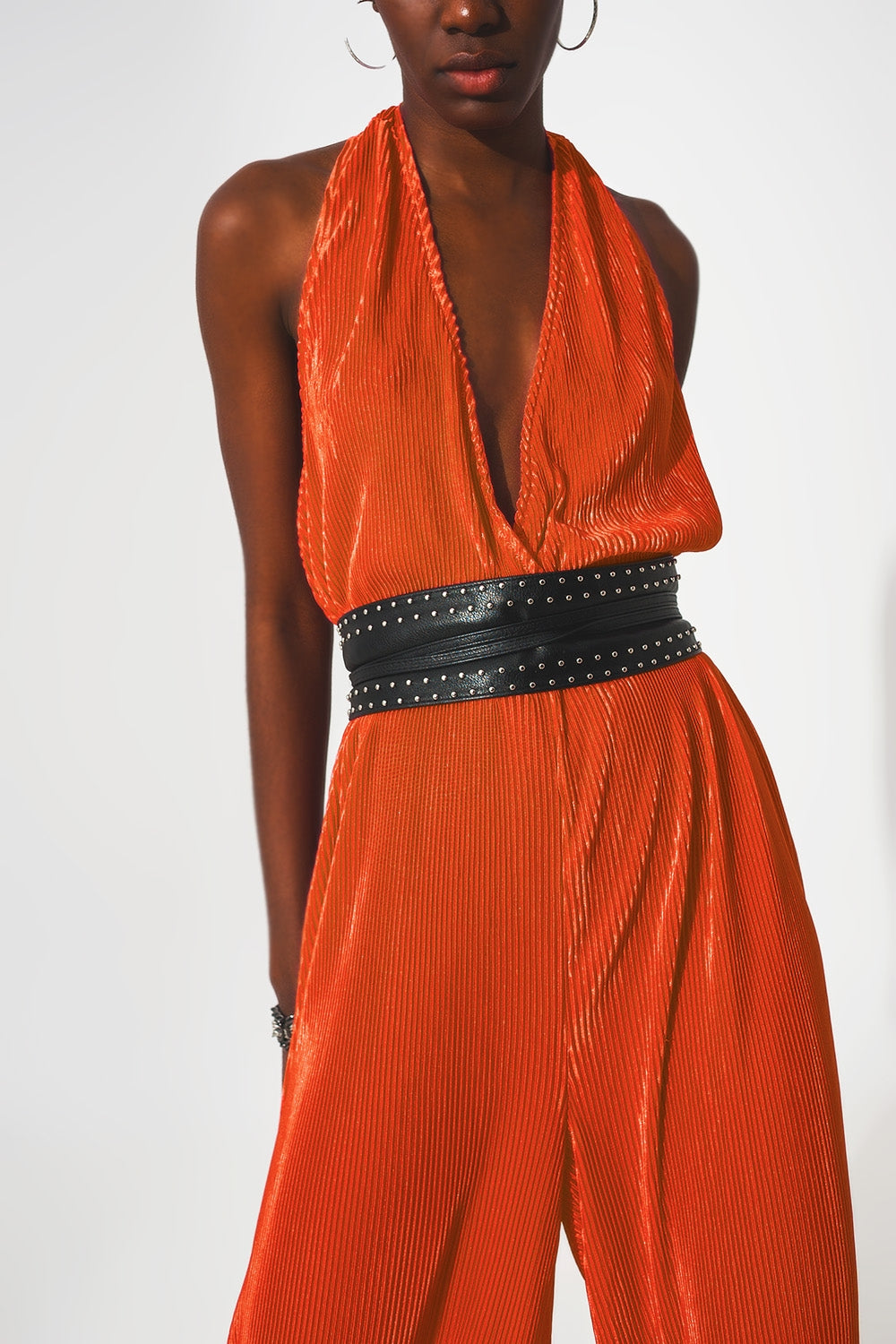 Combinaison longue dos-nu plissée en satin orange