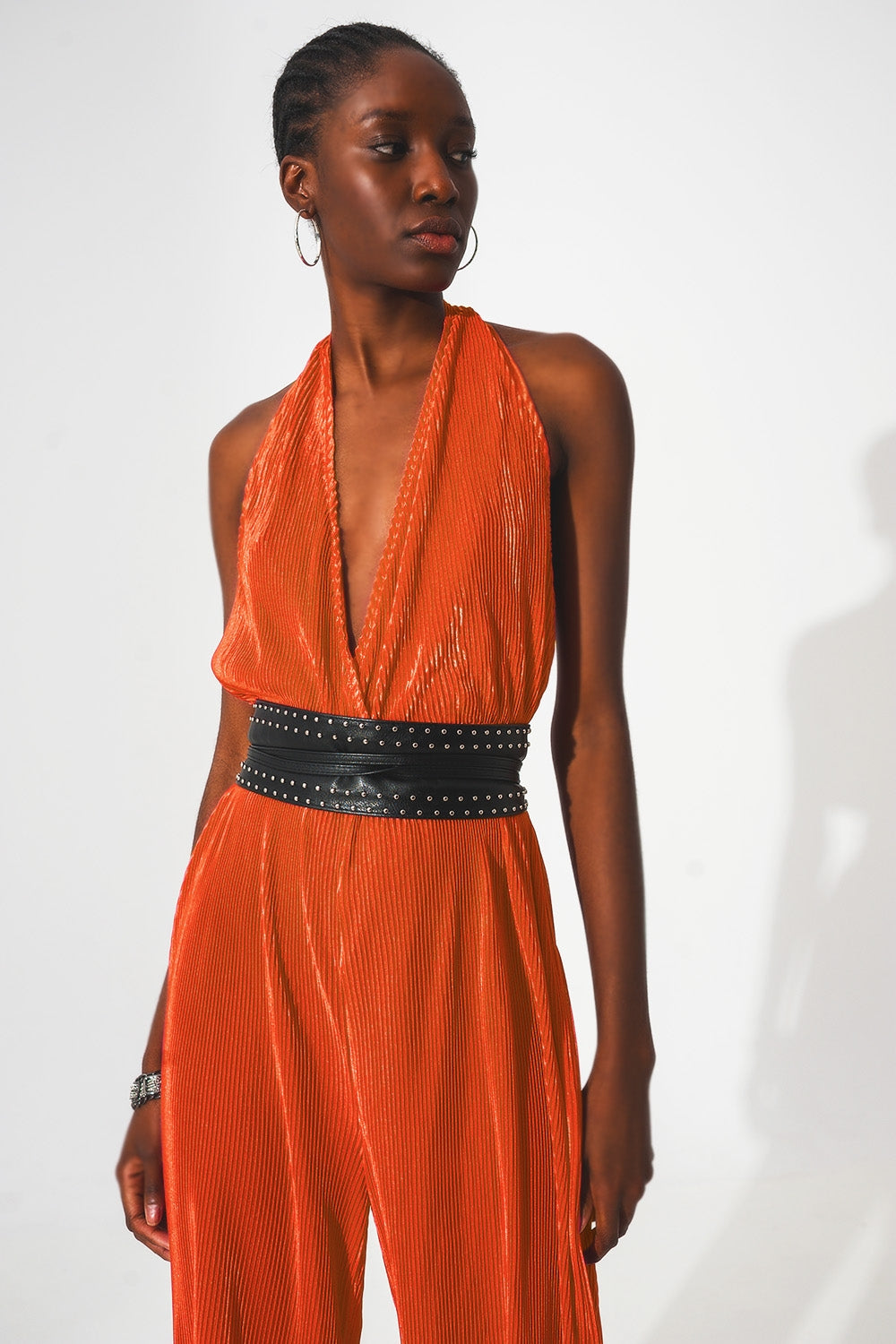 Combinaison longue dos-nu plissée en satin orange
