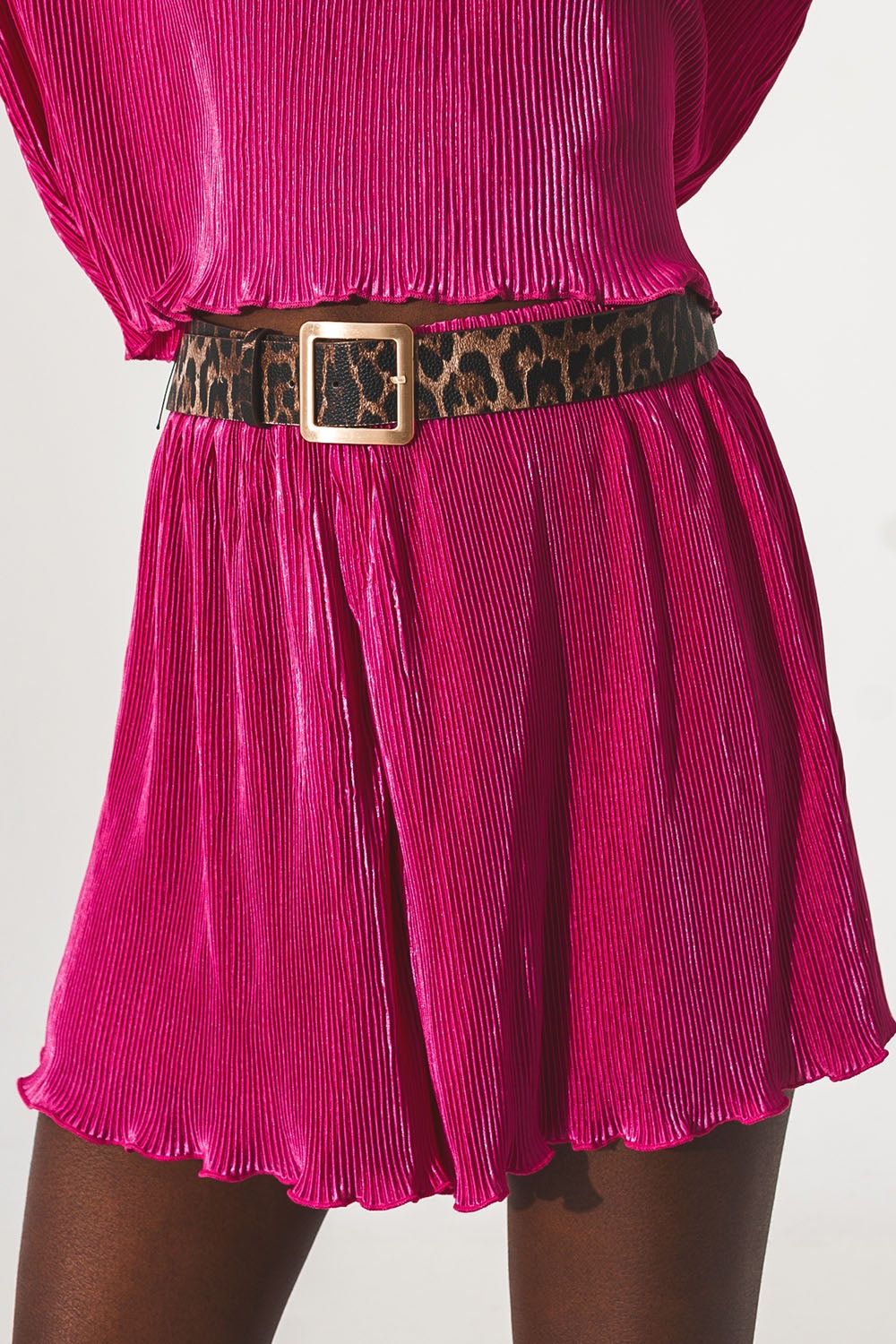Short plissé en fuschia