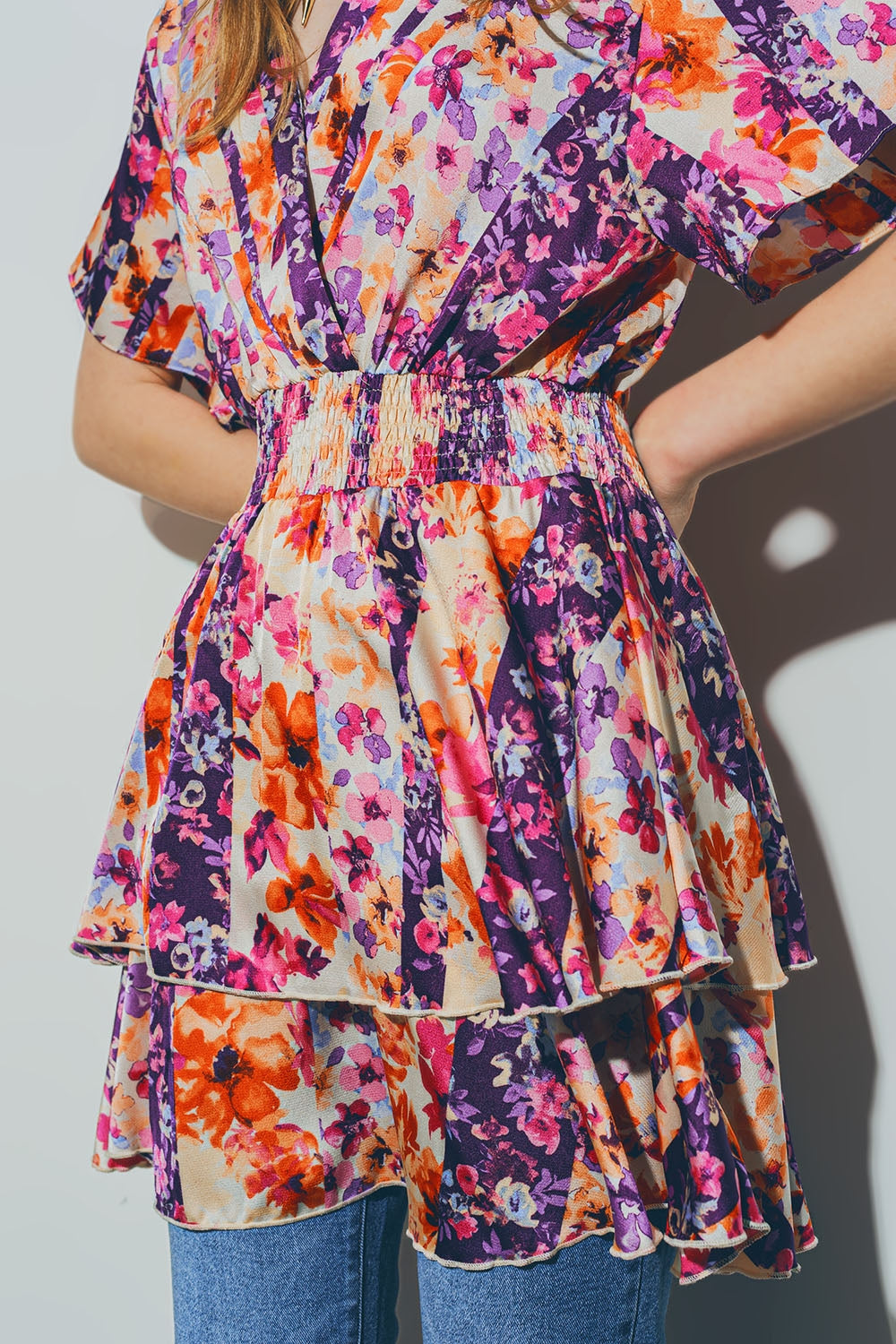 Mini robe florale en multicolore