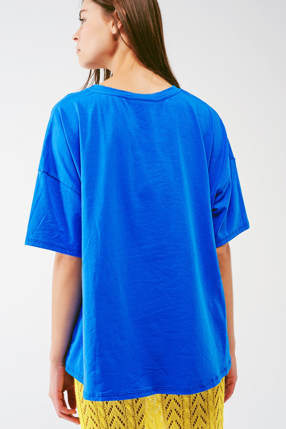 tee-shirt bleu ample avec ours coloré