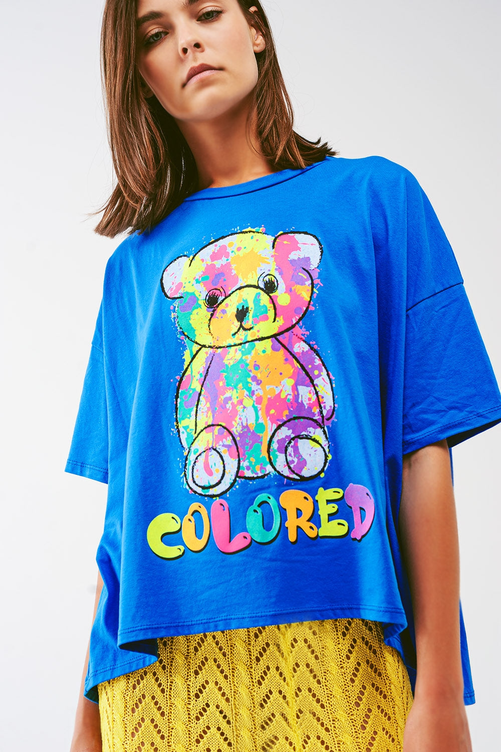 tee-shirt bleu ample avec ours coloré