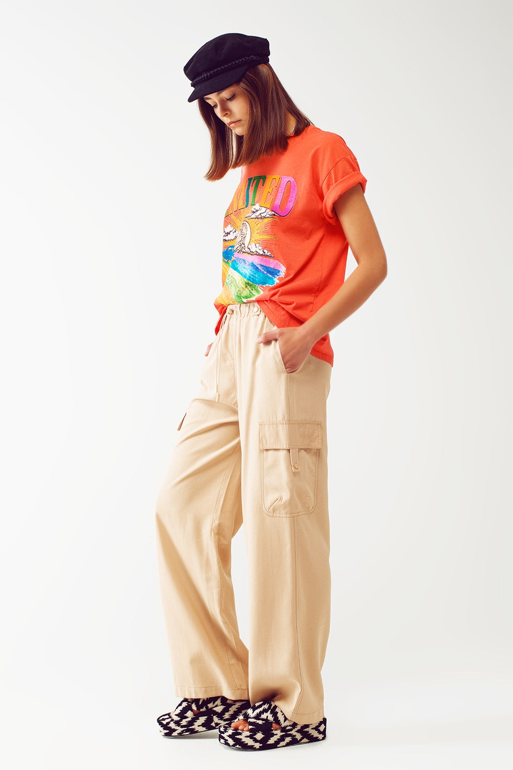 Pantalon cargo décontracté avec cordon de serrage en beige