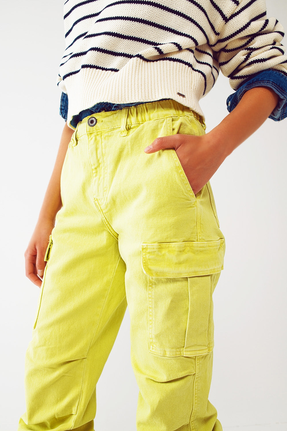 Pantalon cargo avec extrémités à pompons en lime