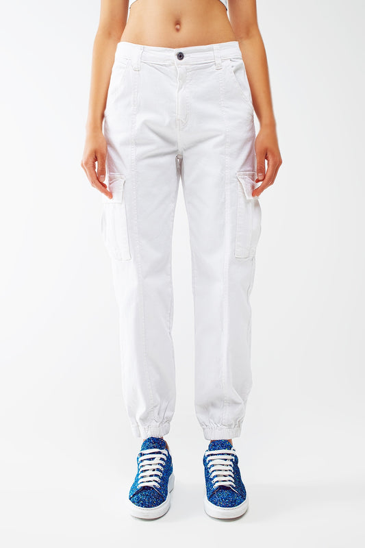pantalon cargo blanc avec taille et ourlet élastiqués