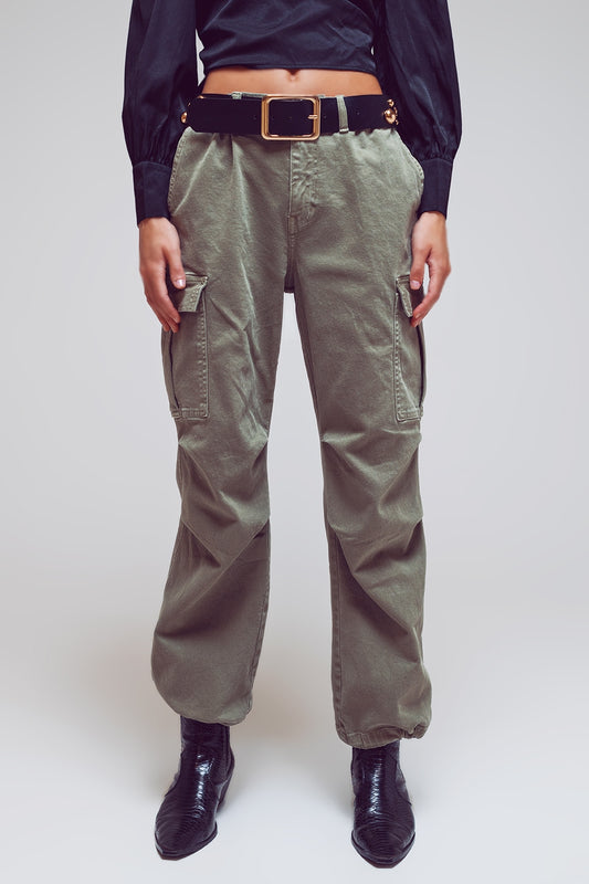 Pantalon cargo avec extrémités à pompons en vert militaire