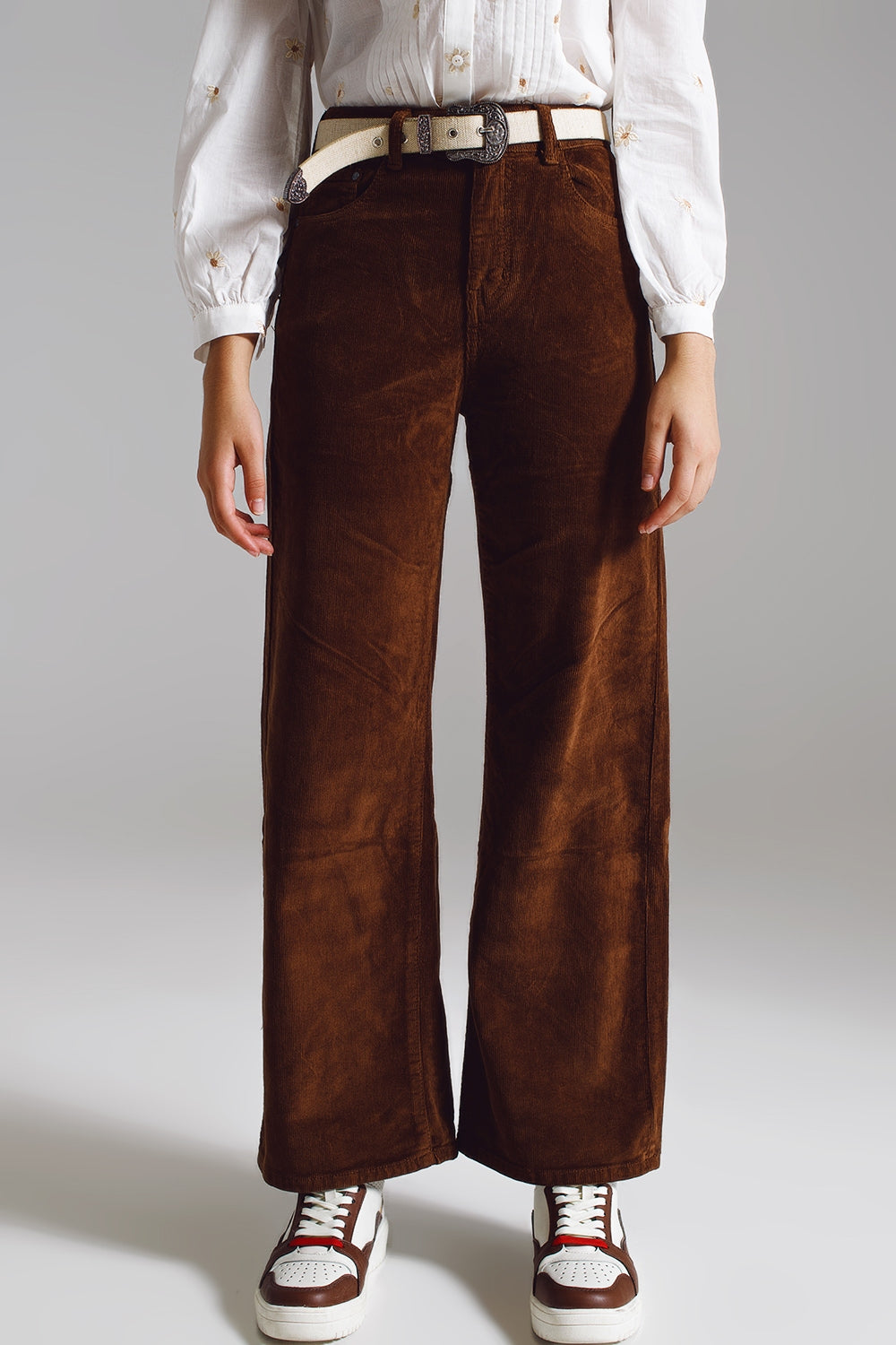 Pantalon raccourci en velours côtelé marron