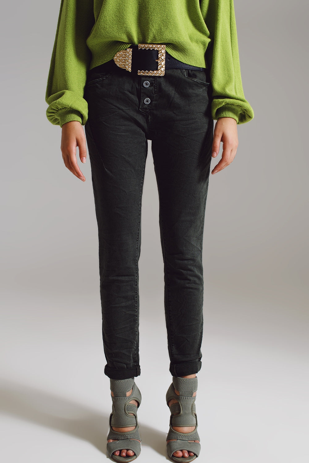 Jeans skinny avec boutons visibles en vert militaire