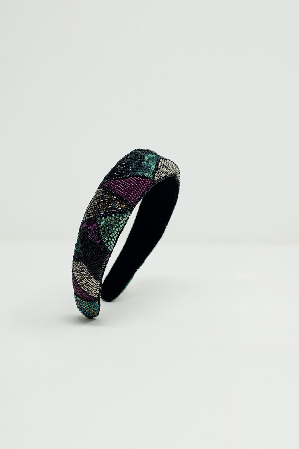 Bandeau épais brodé dans des couleurs fraîches