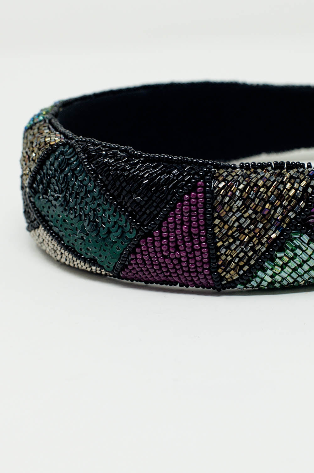 Bandeau épais brodé dans des couleurs fraîches
