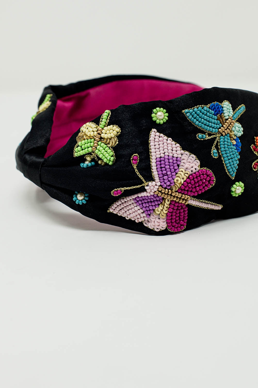 Bandeau noir avec papillons et fleurs brodées