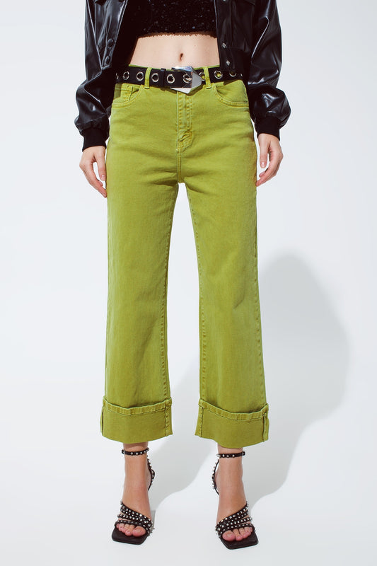 Jean droit avec ourlet coupé en vert olive