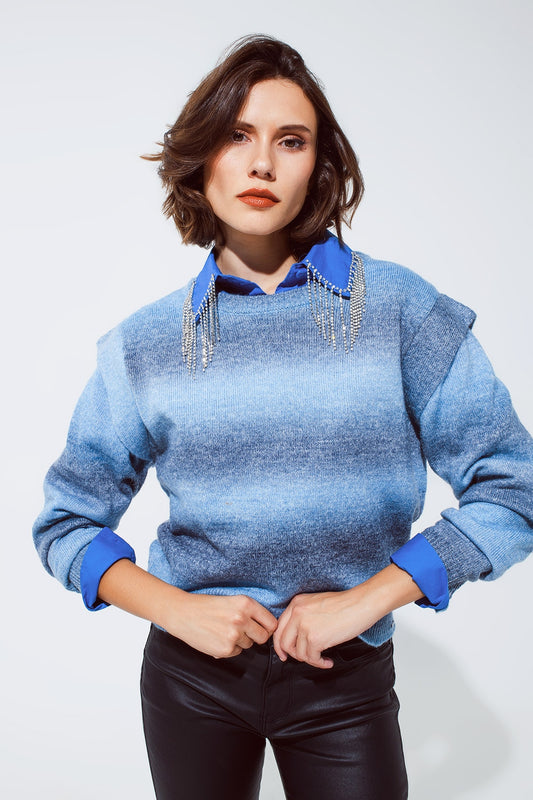 Pull en bleu ombré avec col rond et détails des manches