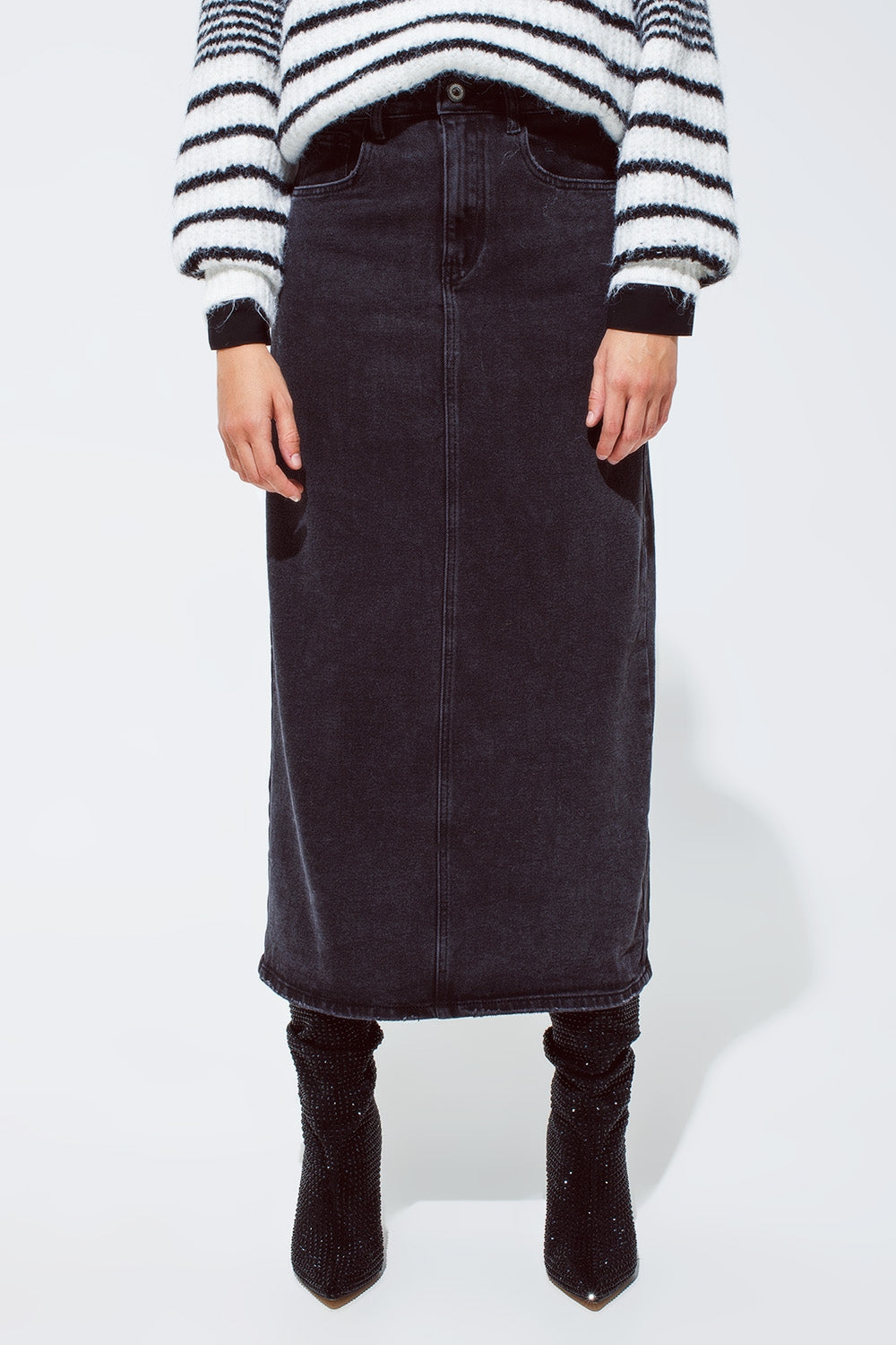 Jupe longue en denim noir avec fente dans le dos