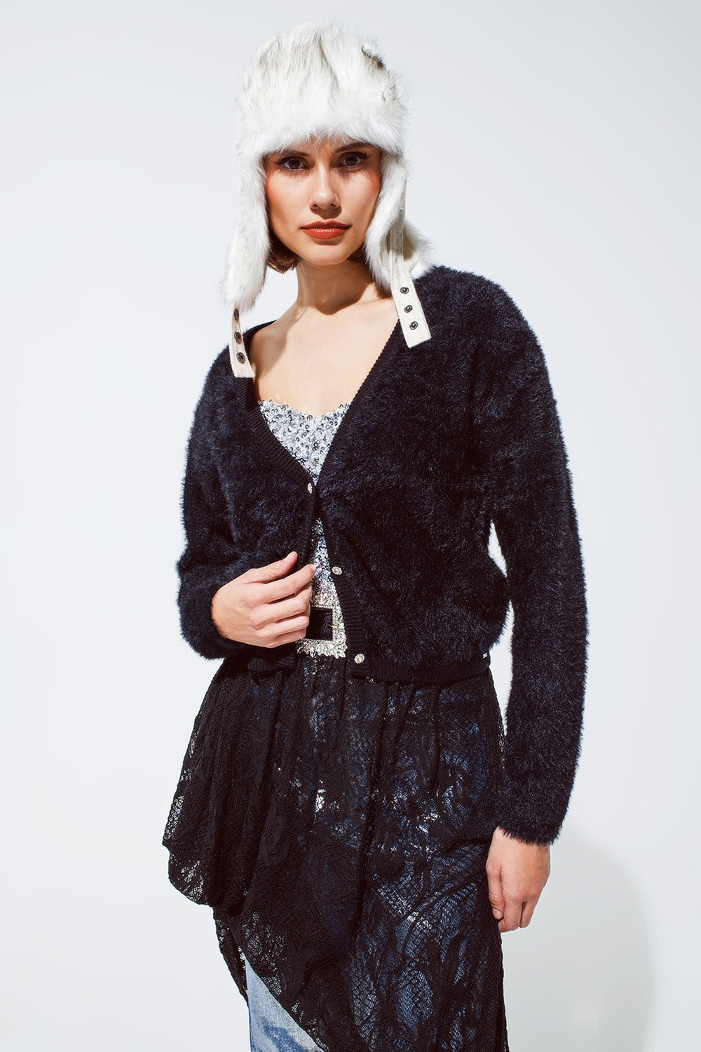 Cardigan doux avec col en V profond et boutons dorés