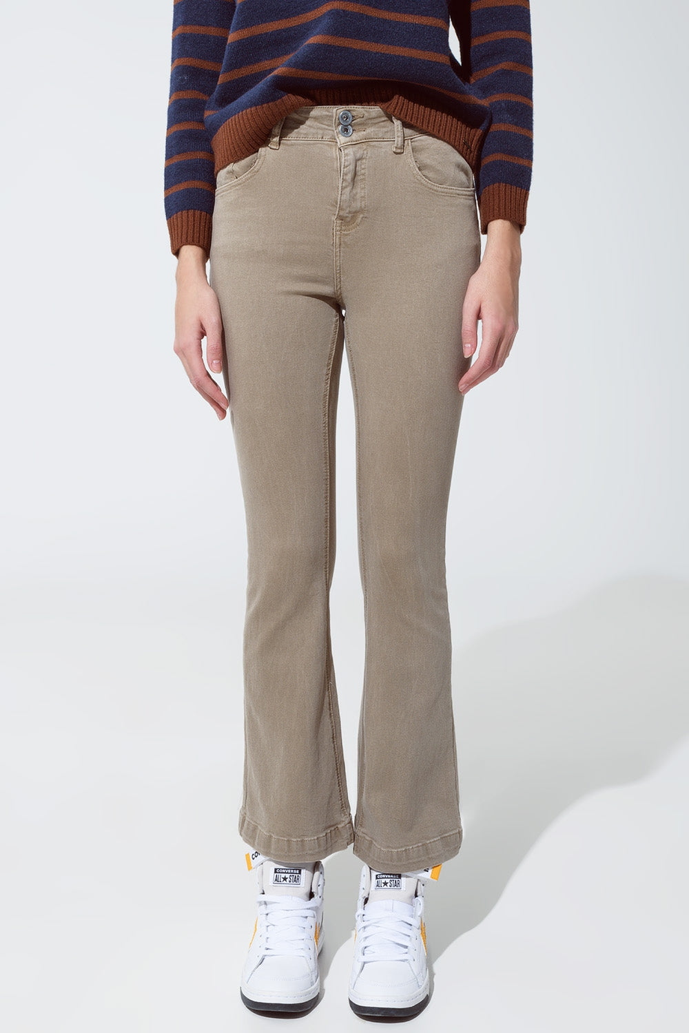 Jean skinny évasé avec double boutonnage en beige