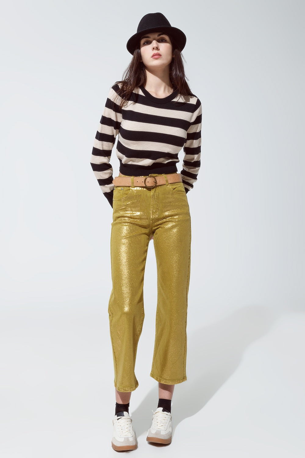 Sweatshirt à col ras du cou avec motif rayé noir et beige