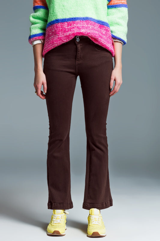 Jean skinny évasé avec double boutonnage en brun