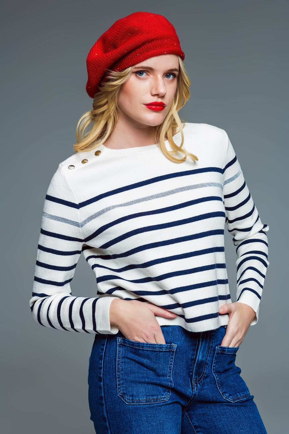 Pull à rayures de style marin avec boutons à l'épaule
