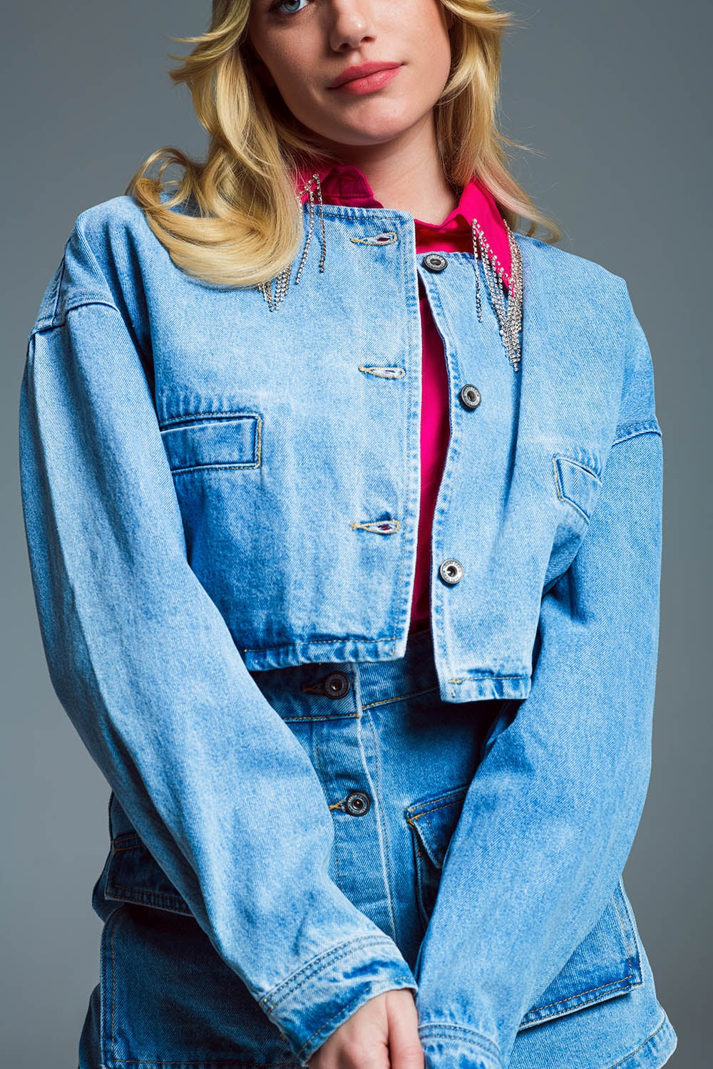 veste en denim décontractée avec poches passepoilées sur la poitrine en délavage léger