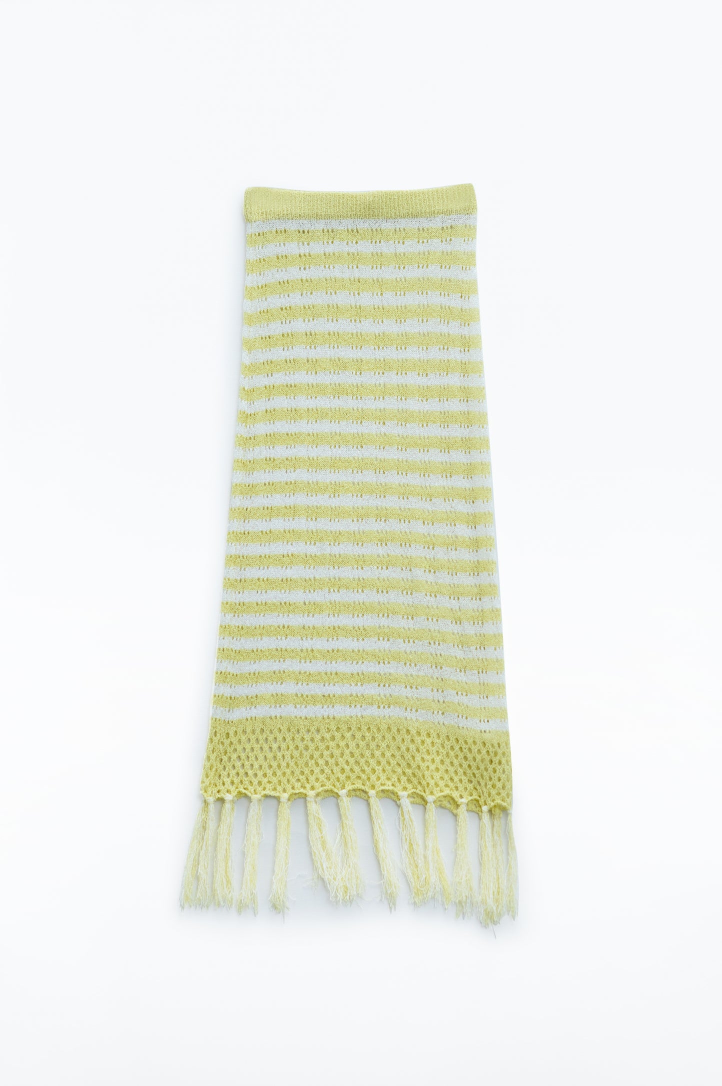 Jupe midi en crochet blanche à rayures jaunes et ourlet à franges