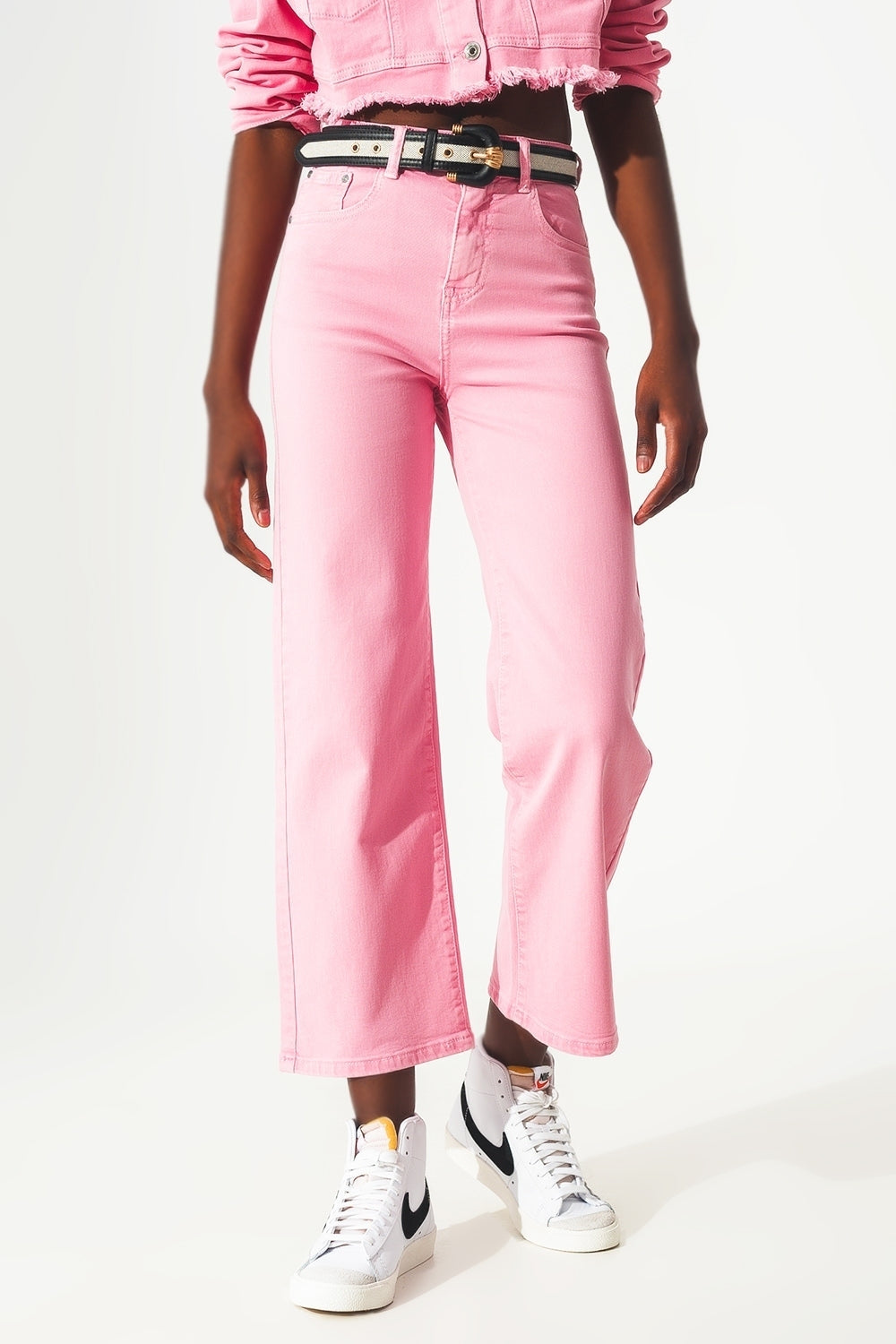 Jean court à jambe large en rose