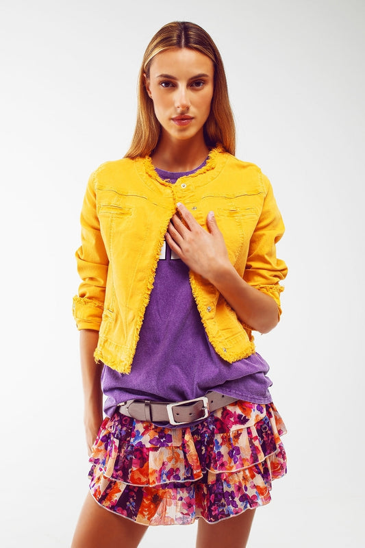 Veste en jean à bouts effilochés jaune