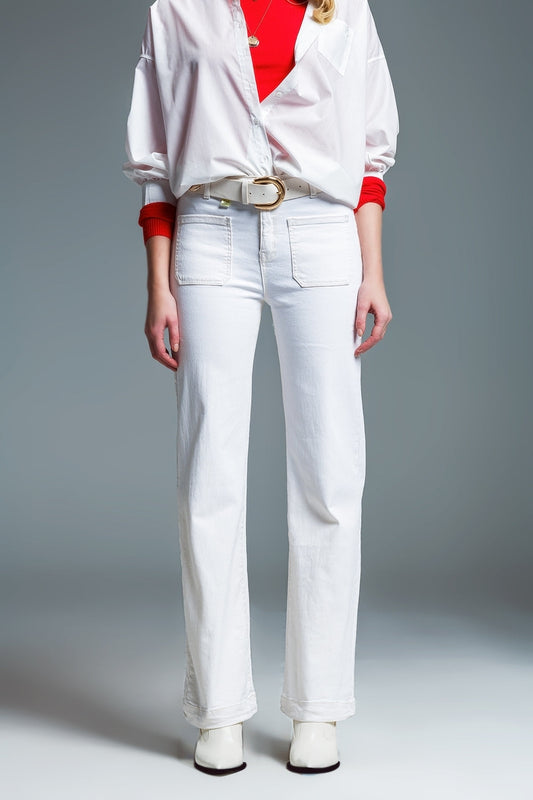 jean flare à taille haute et poches avant en blanc