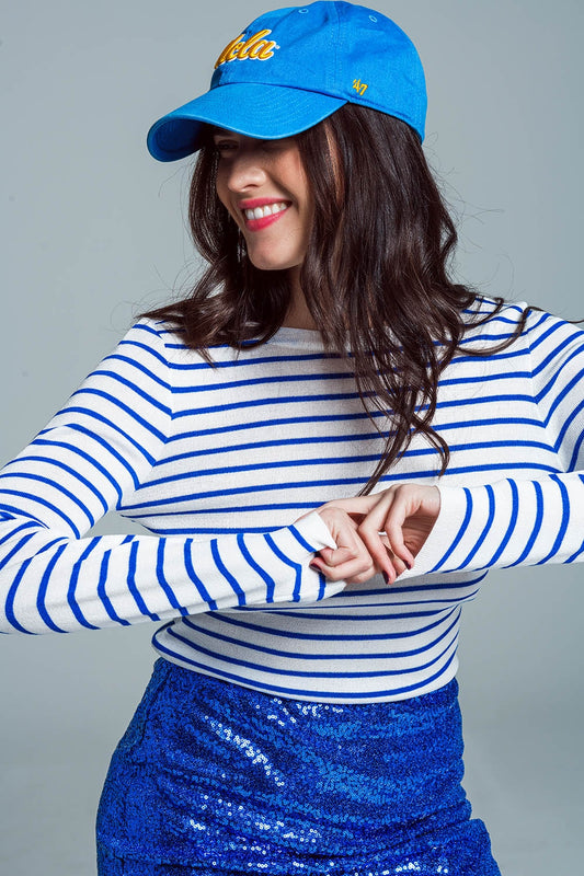 pull fin blanc à rayures bleues