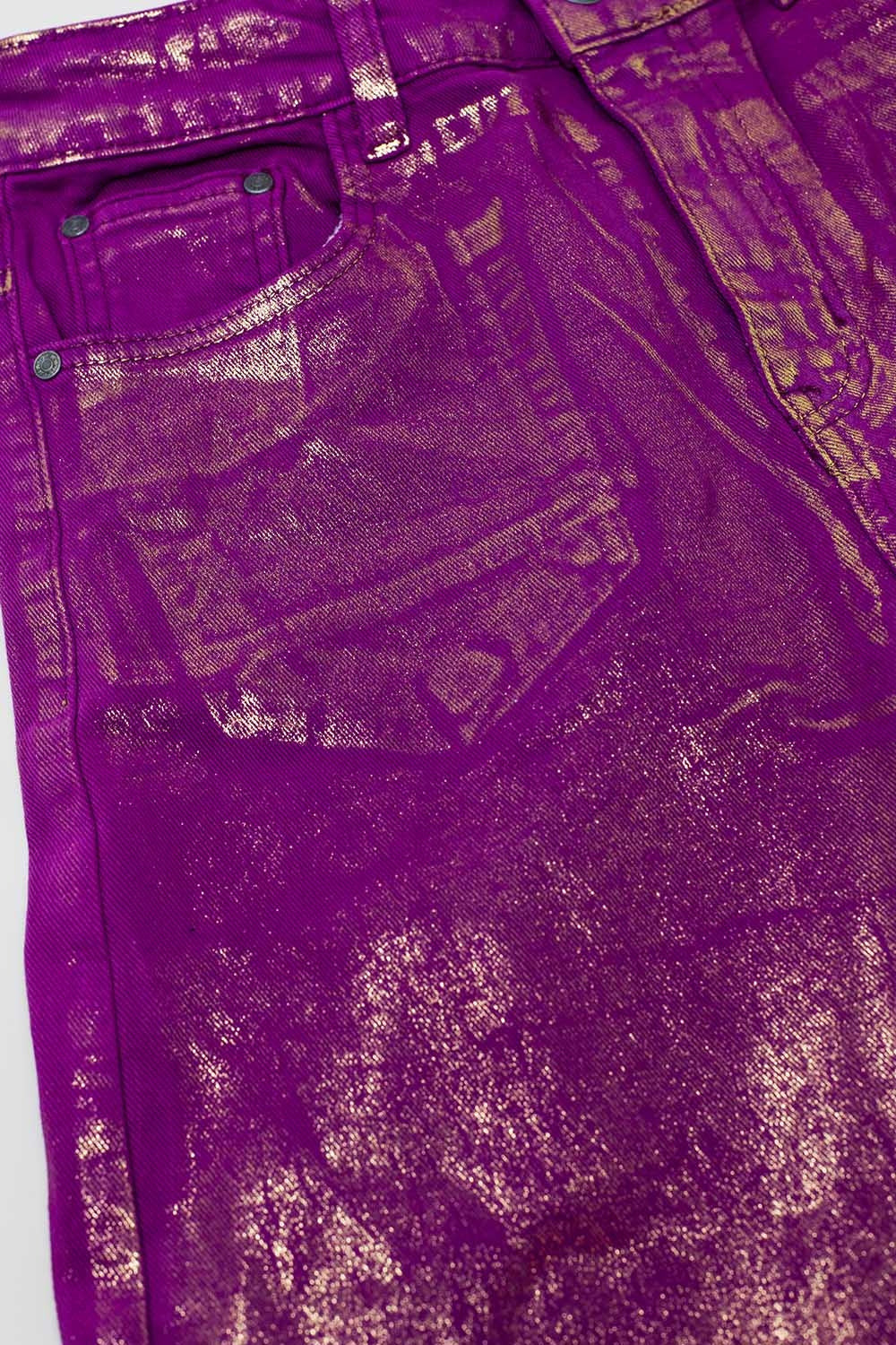 Jeans Magenta à jambe large avec finition métallique en or
