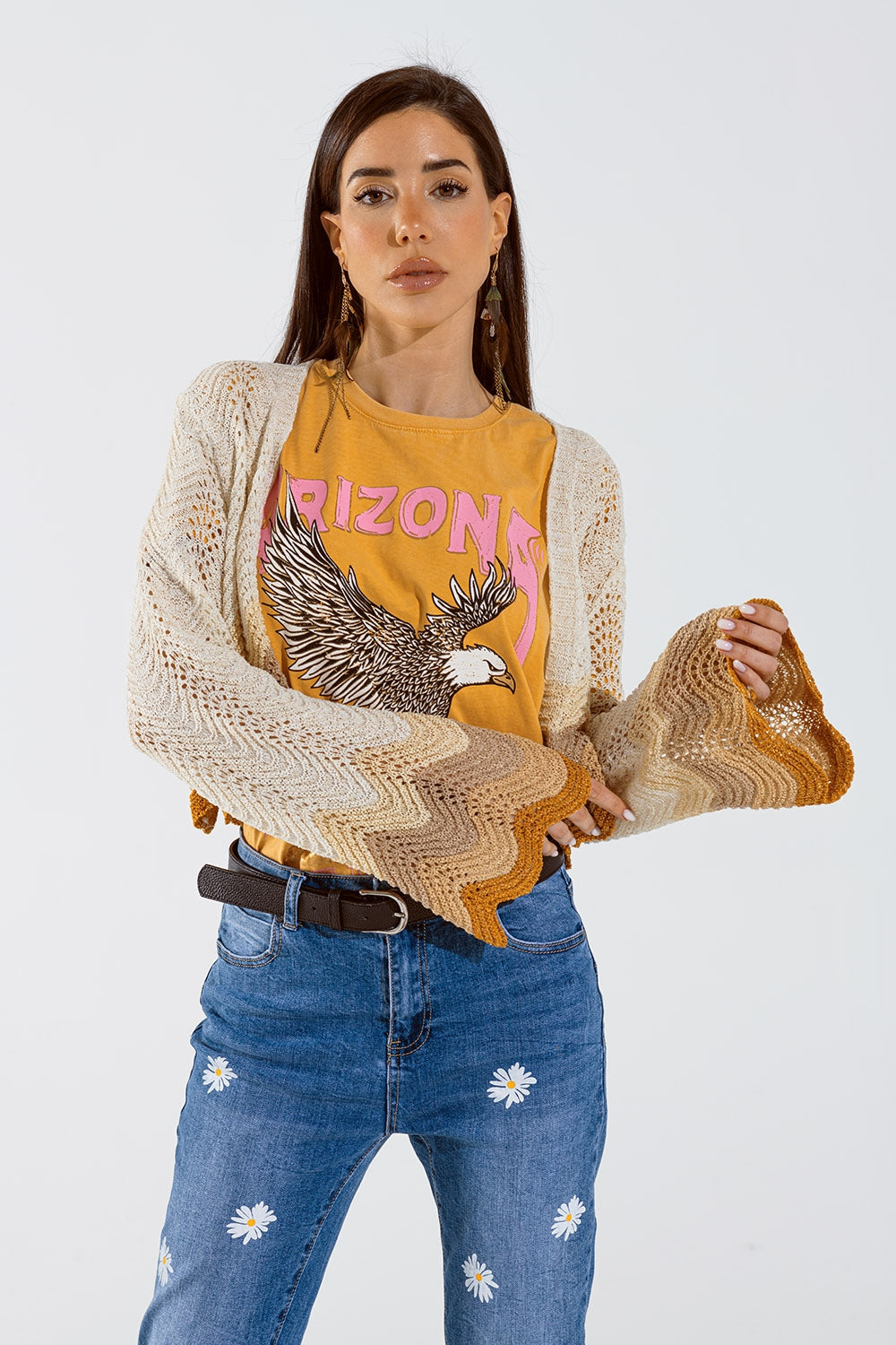 Cardigan court en maille avec manches d'ange et vagues multicolores en beige