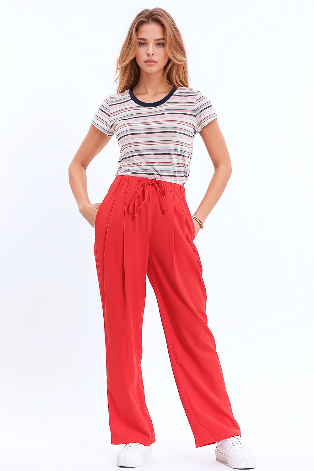 Pantalon en corail avec poches avant et fermeture à cordon de serrage