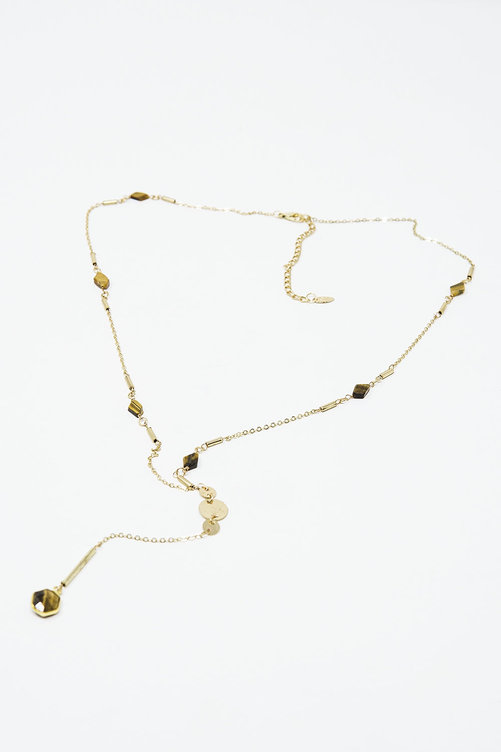 Collier en or avec pendentif et détails en pierre