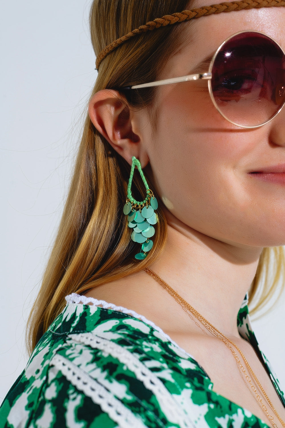 Boucles d'oreilles gouttes d'eau vertes avec paillettes en cascade