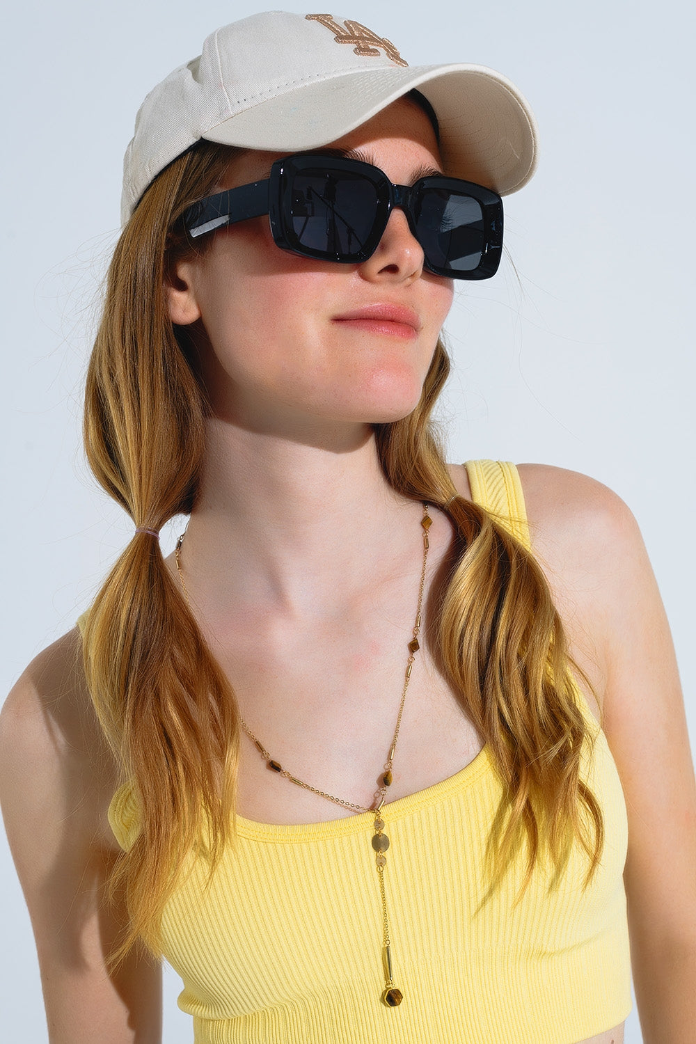 Lunettes de soleil surdimensionnées à monture fine et carrée en noir