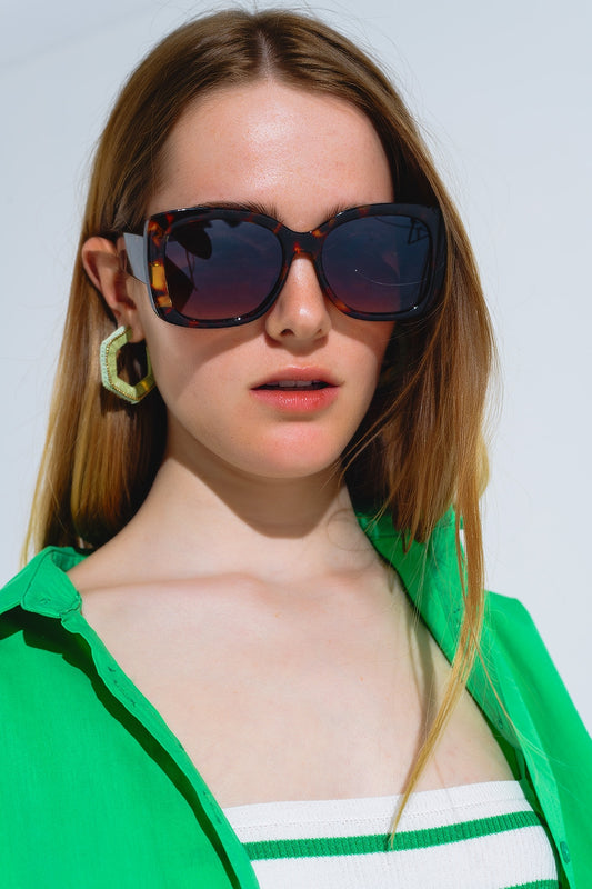 Lunettes de soleil surdimensionnées à monture fine et carrée en écaille de tortue claire