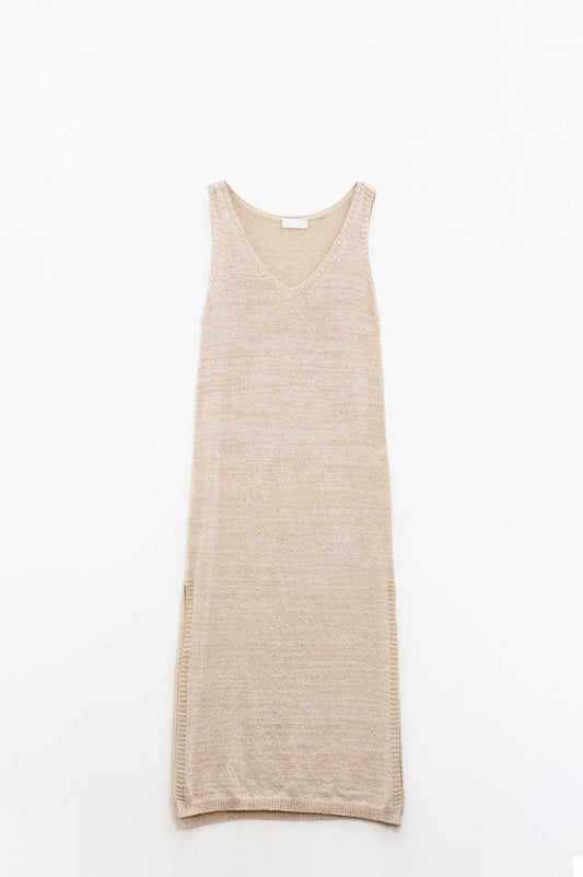 Robe longue sans manches beige avec fente sur le côté