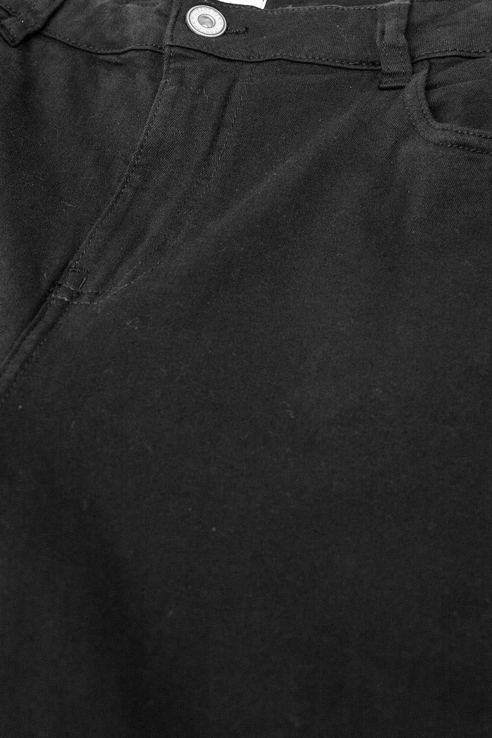 Jean basique skinny à la cheville en noir